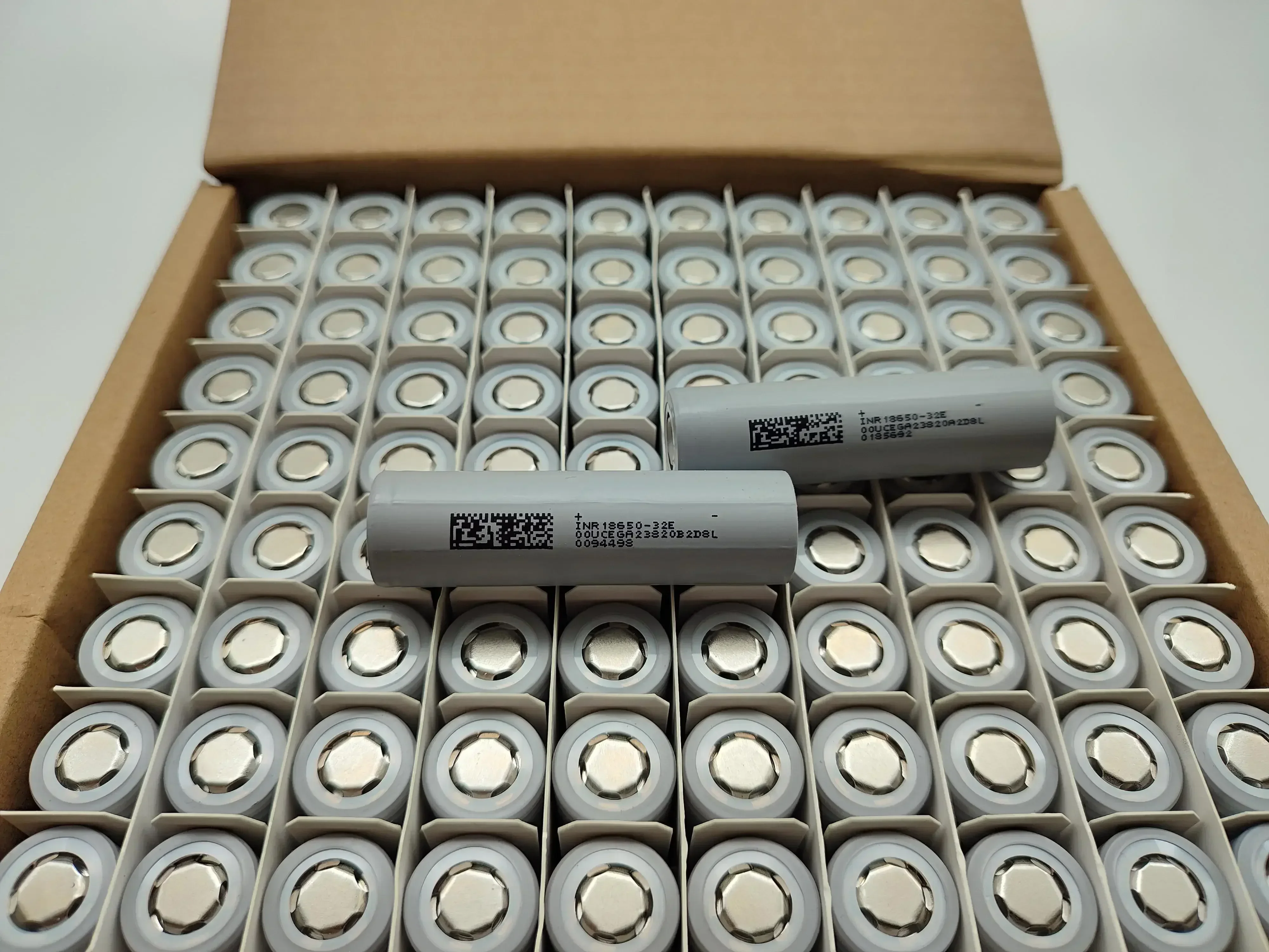 32E INR18650 3200mAh 3.7V Rech - Vaping Goods recension och pris
